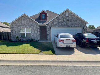 2210 Matthews Meadow Ln, Conway, AR 72032