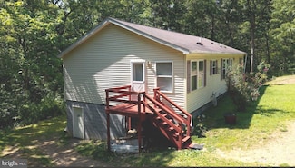 184 Winter Rd, Paw Paw, WV 25434