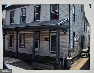 226 1/2 Poplar St, Hanover, PA 17331