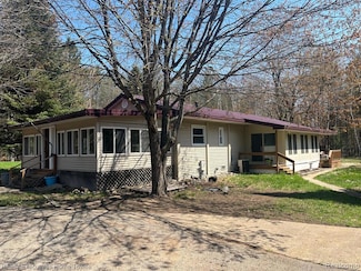 1390 W Youngs Rd, Gladwin, MI 48624
