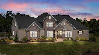 7814 Neugent Dr, Kernersville, NC 27284