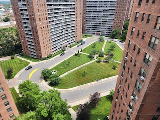 61-15 98th St Unit 16H, Rego Park, NY 11374