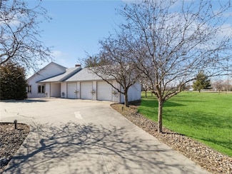 20236 Mill Creek Ln, Adel, IA 50003