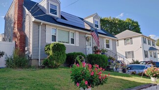 71 Wood Ave, Hyde Park, MA 02136