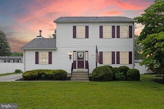 872 Grove St, Florence, NJ 08518