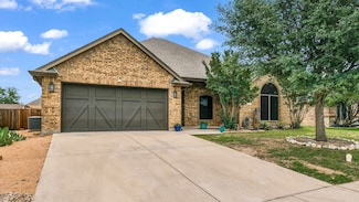 110 Emilie Ct, Weatherford, TX 76087