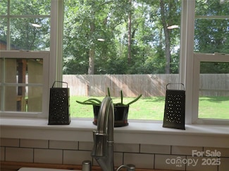 6093 Spartan Dr, Hudson, NC 28638