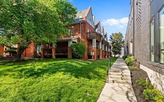 4111 W Pine Blvd Unit 13, Saint Louis, MO 63108