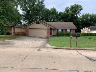835 W 23rd St N, Claremore, OK 74017
