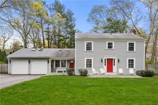 7 Westwood Ln, Barrington, RI 02806