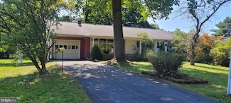 2759 Woodward Ave, Lock Haven, PA 17745