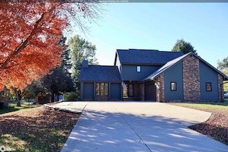 612 Westwood Dr, Marshalltown, IA 50158