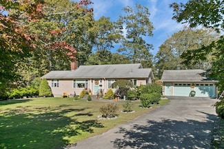 102 Hayden Ave, Tiverton, RI 02878