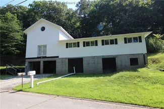144 Oak St, Dunbar, WV 25064