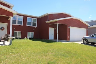 1512 47th Loop, Minot, ND 58701