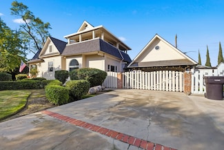 260 E Merritt Ave, Tulare, CA 93274