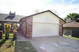 4613 S 72nd Place E, Tulsa, OK 74145