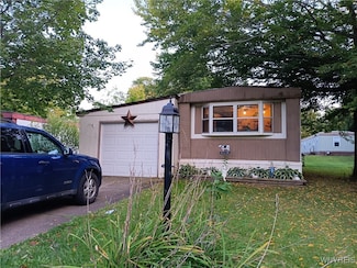 97 Bush Garden St, Alden, NY 14004