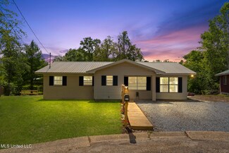 2370 Davidson Rd, Ocean Springs, MS 39564