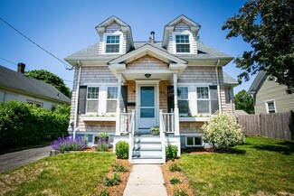 321 Winter St, Hyannis, MA 02601