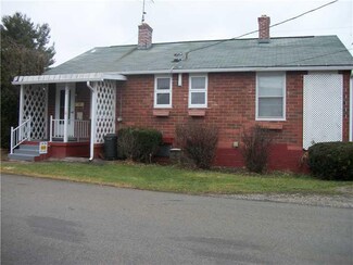 72 Cumberland Village, Carmichaels, PA 15320