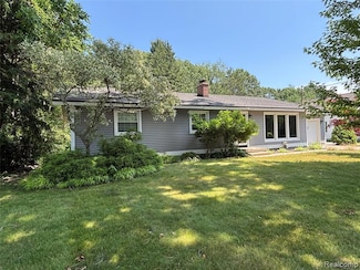 14662 Lakeshore Dr, Grand Haven, MI 49417