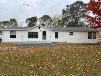 59178 Nora Dr, Colon, MI 49040