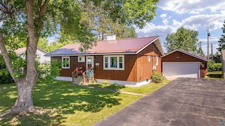 53 Dogwood Blvd, Babbitt, MN 55706