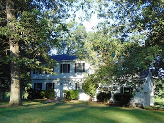 3 Acorn Dr, Niantic, CT 06357