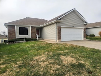 2906 Easton St, Harrisonville, MO 64701