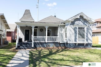 609 N Iowa Ave, York, NE 68467