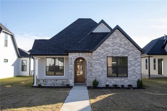 2331 S 31st St, Rogers, AR 72758