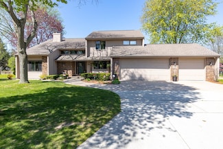 3301 S Poplar Ln, Appleton, WI 54915