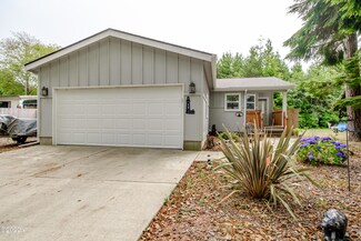 40 Terry Ct, Gleneden Beach, OR 97388