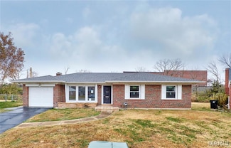 8641 Mayflower Ct, Saint Louis, MO 63132