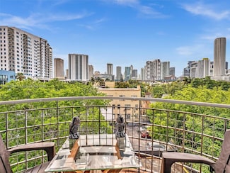 546 SW 1st St Unit 505, Miami, FL 33130