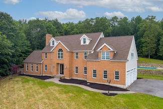 17 Arrowhead Ln, Westborough, MA 01581