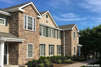100 Vista View Dr Unit 2106, Farmingville, NY 11738
