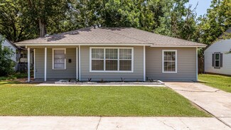 800 S 7th St, Baytown, TX 77520