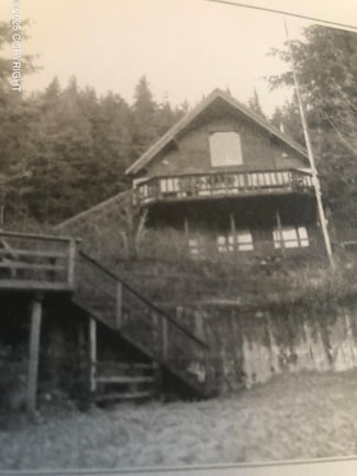 1009 Young Dr, Cordova, AK 99574