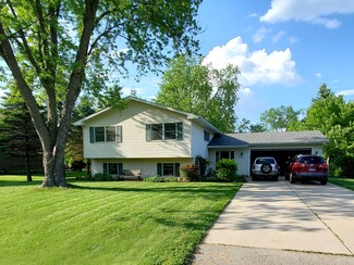 2021 Garden Rd Unit 8, Aurora, IL 60506