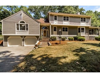 286 High St, Topsfield, MA 01983