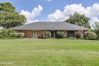 3212 Captain Cade Rd, Broussard, LA 70518
