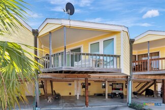 106 Alligator Head Ln, Port O'Connor, TX 77982
