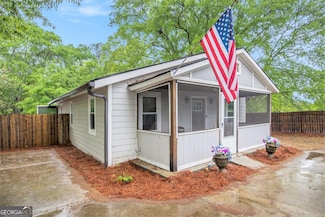 421 Maple Ln, Monroe, GA 30655