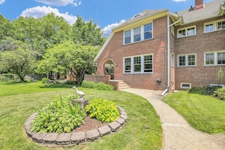 310 Davidson Dr, Champaign, IL 61821