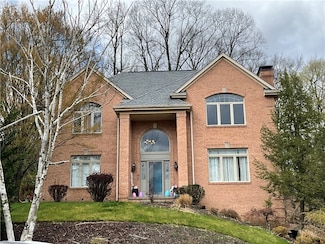115 Radcliff Dr, Pittsburgh, PA 15237