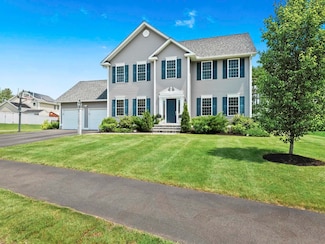 4 Bushel Ct, MerriMacK, NH 03054