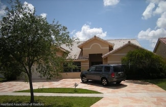 1049 NW 161st Ave, Pembroke Pines, FL 33028