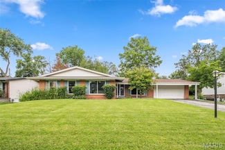 12141 Land O Lakes Dr, Saint Louis, MO 63146